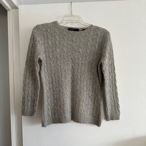 Lord & Taylor 100% two ply cashmere crew neck pullover sweater women's M